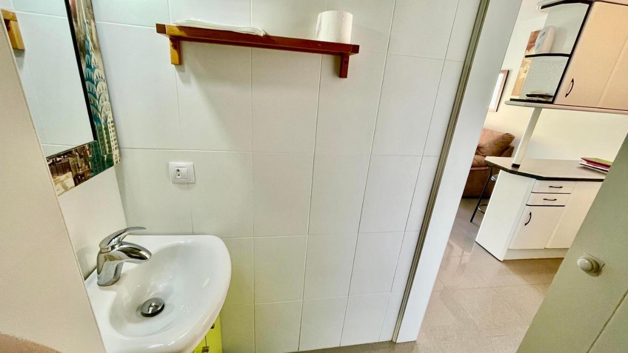 Bulto Carihuela Apartment Torremolinos Luaran gambar