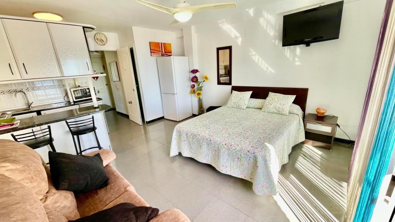 Bulto Carihuela Apartment Torremolinos Luaran gambar