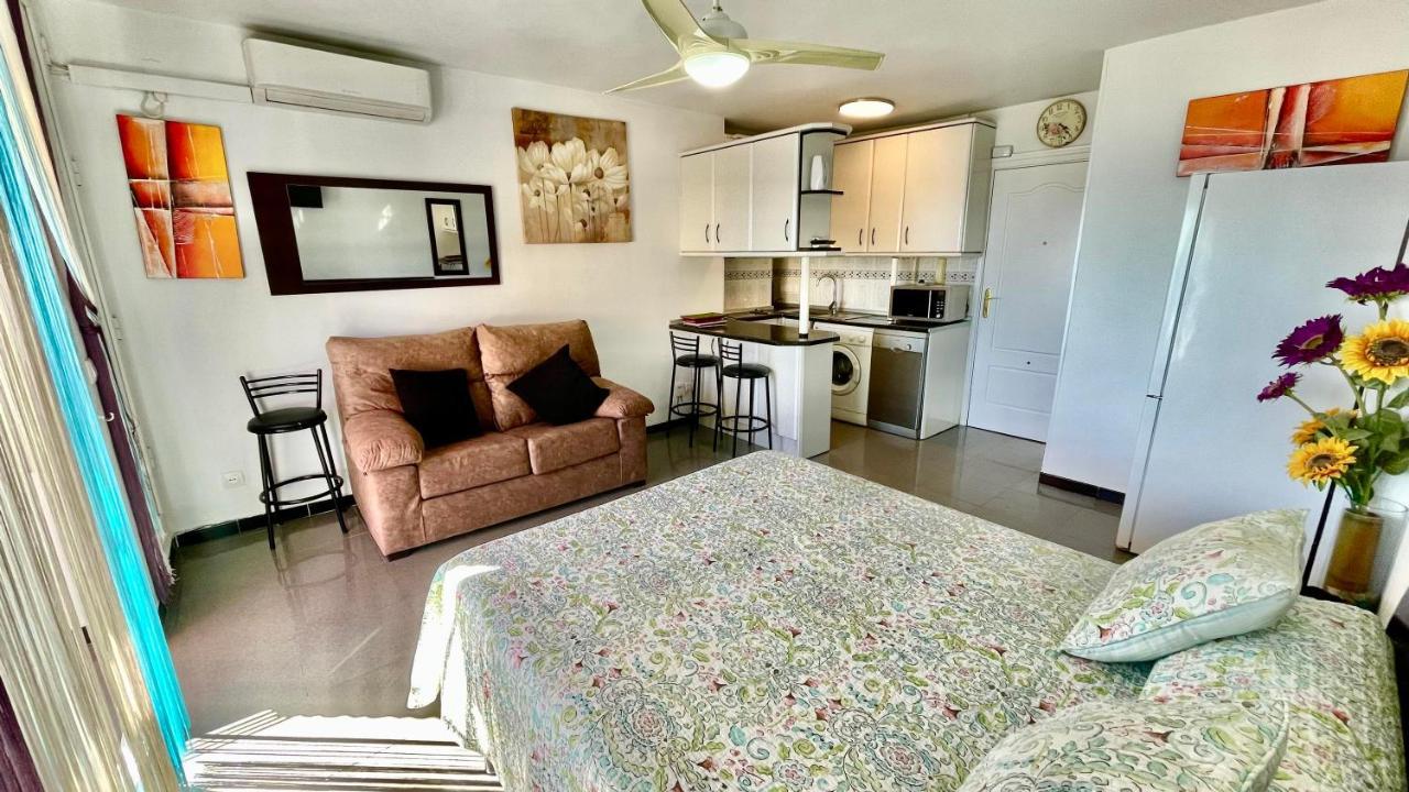Bulto Carihuela Apartment Torremolinos Luaran gambar